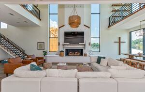 Breathtaking Lakefront Escape with Panoramic Views - Alexander City, Alabama