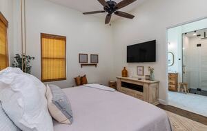 Breathtaking Lakefront Escape with Panoramic Views - Alexander City, Alabama