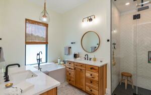 Breathtaking Lakefront Escape with Panoramic Views - Alexander City, Alabama