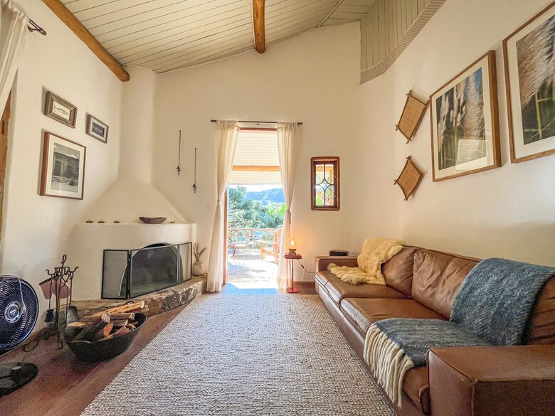 Refined Gaucho-Style Living with Breathtaking Views - São Francisco Xavier, Brazil