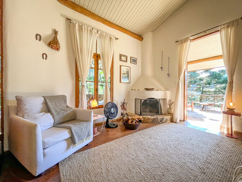 Refined Gaucho-Style Living with Breathtaking Views - São Francisco Xavier, Brazil