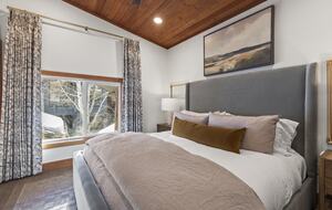 Sophisticated Boulder Creek Retreat - Park City, Utah