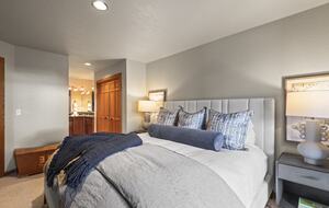 Sophisticated Boulder Creek Retreat - Park City, Utah