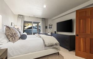 Sophisticated Boulder Creek Retreat - Park City, Utah