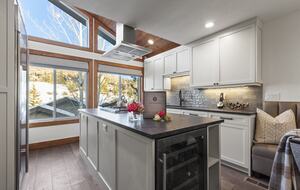 Sophisticated Boulder Creek Retreat - Park City, Utah