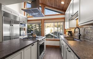 Sophisticated Boulder Creek Retreat - Park City, Utah