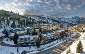 Sophisticated Boulder Creek Retreat - Park City, Utah