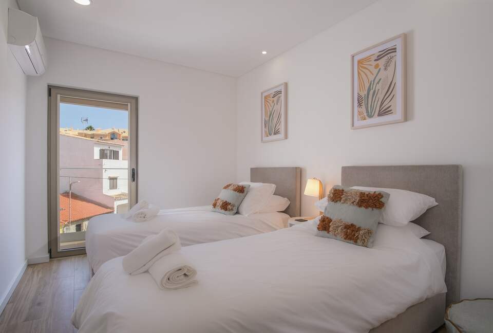 Elegant Duplex Penthouse in Praia da Luz, Algarve, with breathtaking Ocean Views & pool - Luz, Portugal