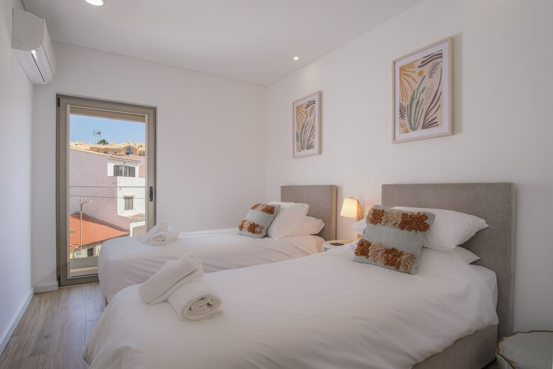 Elegant Duplex Penthouse in Praia da Luz, Algarve, with breathtaking Ocean Views & pool - Luz, Portugal