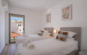 Elegant Duplex Penthouse in Praia da Luz, Algarve, with breathtaking Ocean Views & pool - Luz, Portugal
