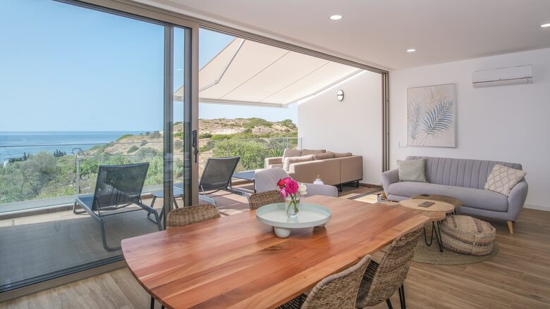 Elegant Duplex Penthouse in Praia da Luz, Algarve, with breathtaking Ocean Views & pool - Luz, Portugal