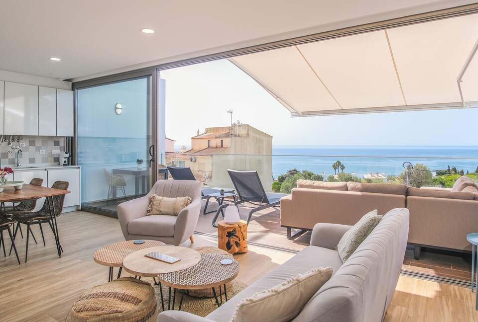 Elegant Duplex Penthouse in Praia da Luz, Algarve, with breathtaking Ocean Views & pool - Luz, Portugal