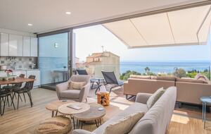 Elegant Duplex Penthouse in Praia da Luz, Algarve, with breathtaking Ocean Views & pool - Luz, Portugal
