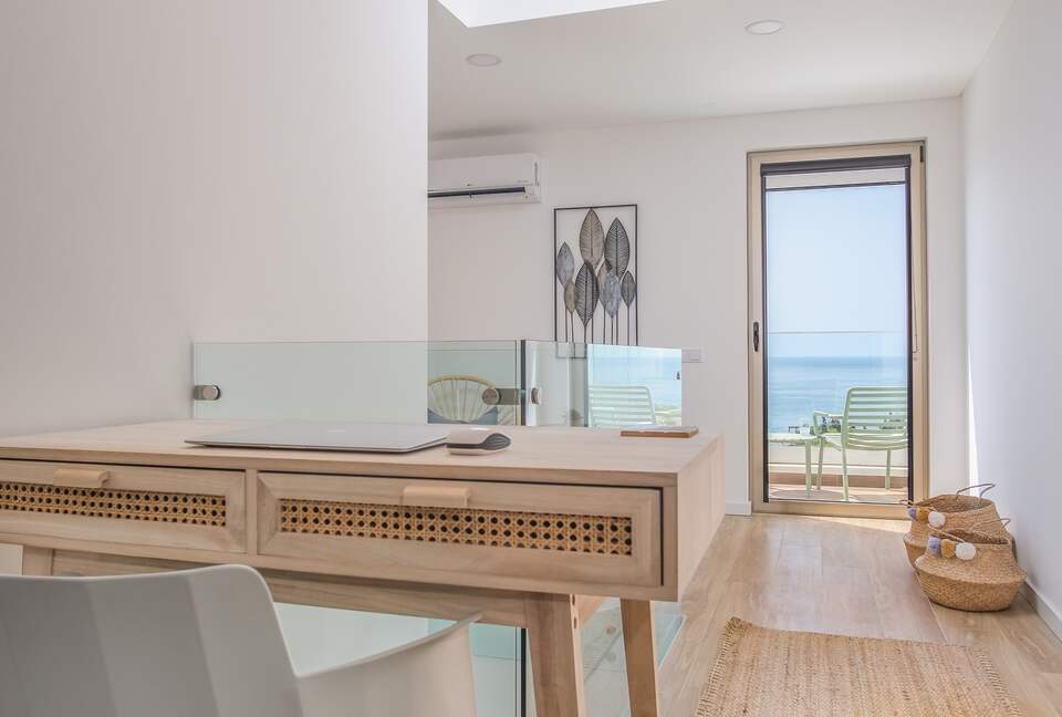 Elegant Duplex Penthouse in Praia da Luz, Algarve, with breathtaking Ocean Views & pool - Luz, Portugal