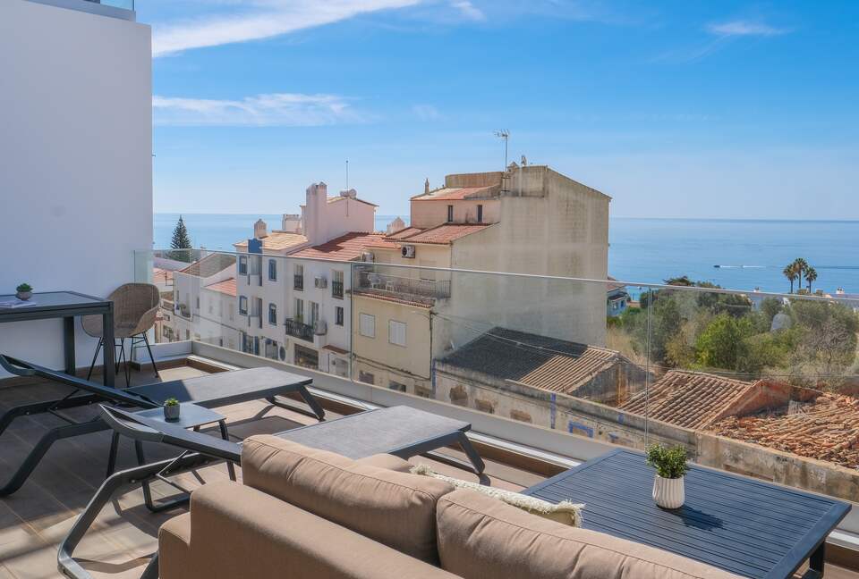 Elegant Duplex Penthouse in Praia da Luz, Algarve, with breathtaking Ocean Views & pool - Luz, Portugal
