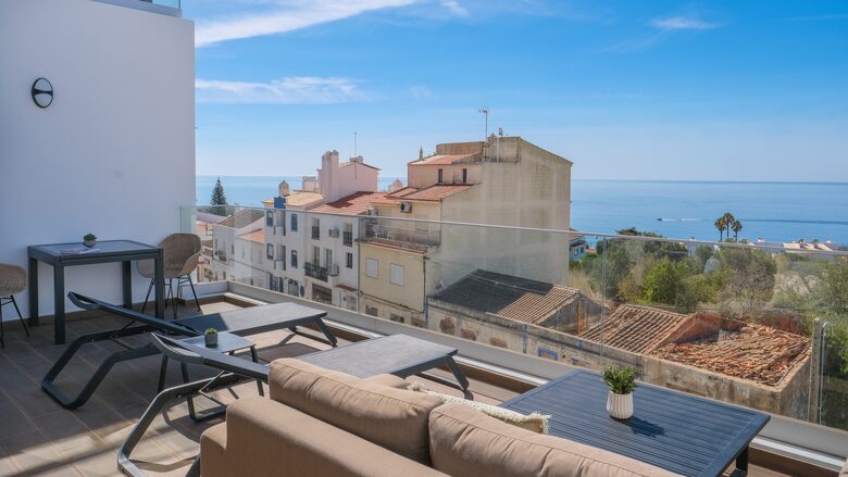 Elegant Duplex Penthouse in Praia da Luz, Algarve, with breathtaking Ocean Views & pool - Luz, Portugal