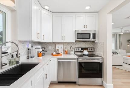 Modern Coastal Cottage Minutes from Downtown & Beach - St. Augustine, Florida