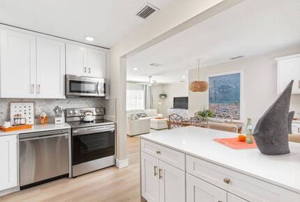 Modern Coastal Cottage Minutes from Downtown & Beach - St. Augustine, Florida