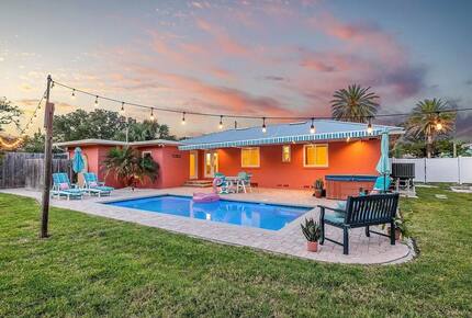 Modern Coastal Cottage Minutes from Downtown & Beach - St. Augustine, Florida
