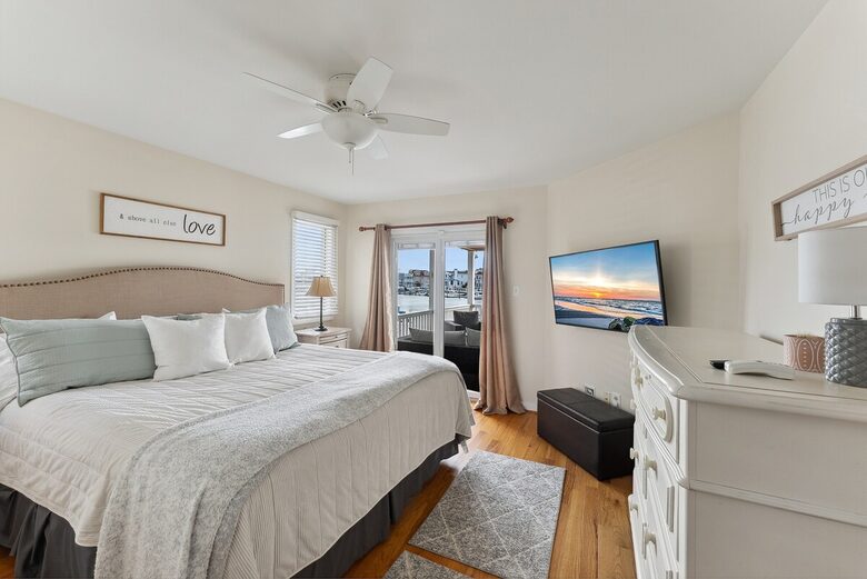 Tranquil Waterside Living on Ocean City’s Exclusive Lagoon - Ocean City, New Jersey