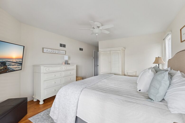 Tranquil Waterside Living on Ocean City’s Exclusive Lagoon - Ocean City, New Jersey