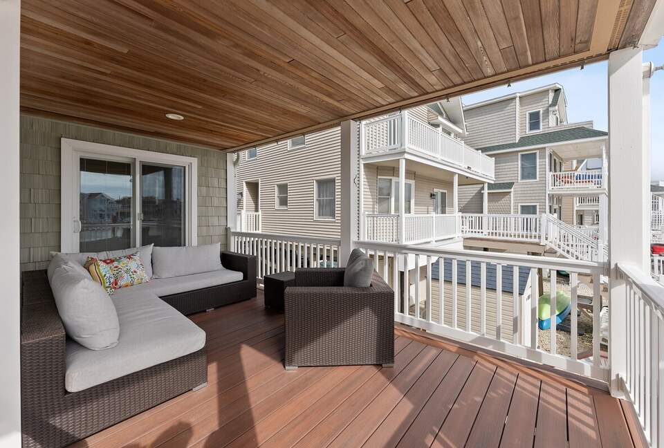 Tranquil Waterside Living on Ocean City’s Exclusive Lagoon - Ocean City, New Jersey