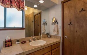 Elegant Northstar Lodge with Private Hot Tub and Resort Amenities - Truckee, California