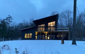 Tranquil Cabin Hideaway Near Wardensville’s Charm - Wardensville, West Virginia