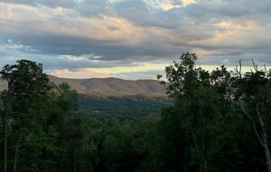Tranquil Cabin Hideaway Near Wardensville’s Charm - Wardensville, West Virginia