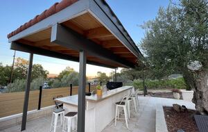 Petaluma One of a Kind Vineyard Residence - Petaluma, California