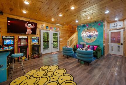 Dolly Parton Dream Cabin in the Smokies - Sevierville, Tennessee