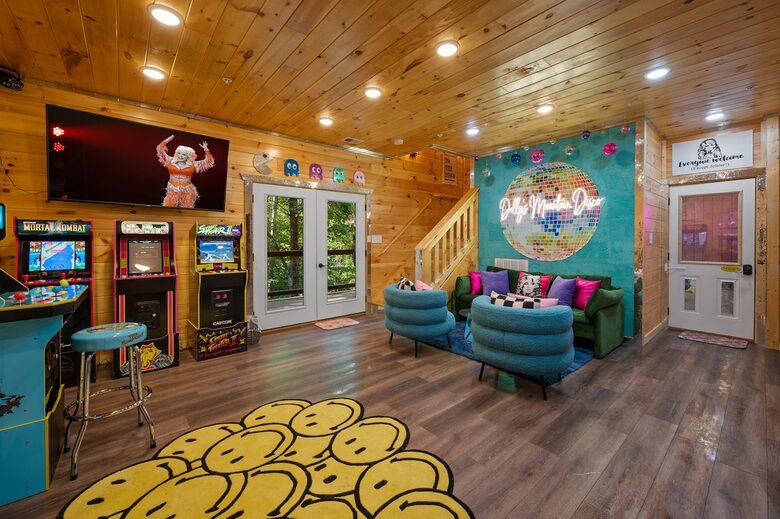 Dolly Parton Dream Cabin in the Smokies - Sevierville, Tennessee