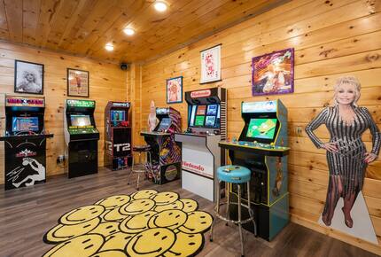 Dolly Parton Dream Cabin in the Smokies - Sevierville, Tennessee