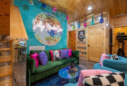 Dolly Parton Dream Cabin in the Smokies - Sevierville, Tennessee