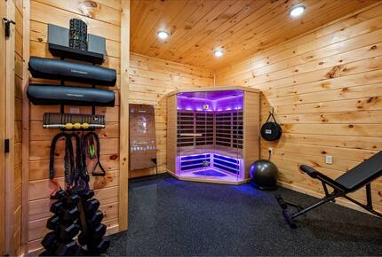 Dolly Parton Dream Cabin in the Smokies - Sevierville, Tennessee
