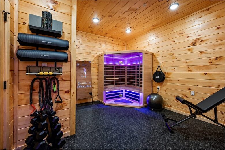 Dolly Parton Dream Cabin in the Smokies - Sevierville, Tennessee