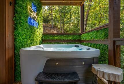 Dolly Parton Dream Cabin in the Smokies - Sevierville, Tennessee