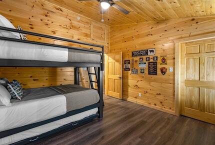Dolly Parton Dream Cabin in the Smokies - Sevierville, Tennessee
