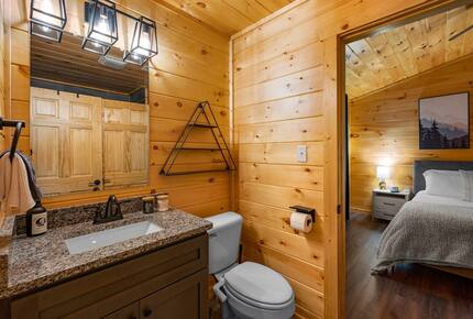 Dolly Parton Dream Cabin in the Smokies - Sevierville, Tennessee