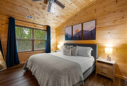 Dolly Parton Dream Cabin in the Smokies - Sevierville, Tennessee