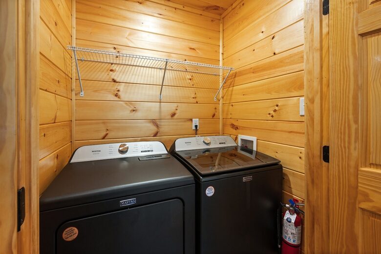 Dolly Parton Dream Cabin in the Smokies - Sevierville, Tennessee