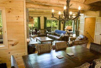 Beautiful Smoky Mountain Log Home - Bryson City, North Carolina