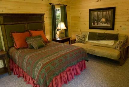 Beautiful Smoky Mountain Log Home - Bryson City, North Carolina