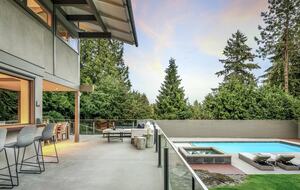 Iconic Mid-Century Modern Retreat in West Vancouver - West Vancouver, Canada