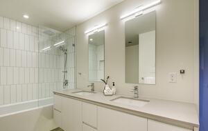 Iconic Mid-Century Modern Retreat in West Vancouver - West Vancouver, Canada