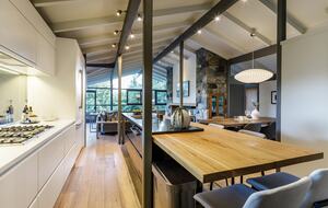 Iconic Mid-Century Modern Retreat in West Vancouver - West Vancouver, Canada