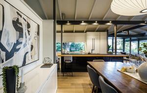 Iconic Mid-Century Modern Retreat in West Vancouver - West Vancouver, Canada