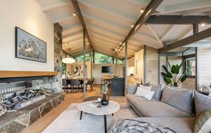 Iconic Mid-Century Modern Retreat in West Vancouver - West Vancouver, Canada