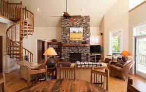 A Private Retreat on Nantahala Lake - Topton, North Carolina