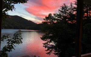 A Private Retreat on Nantahala Lake - Topton, North Carolina